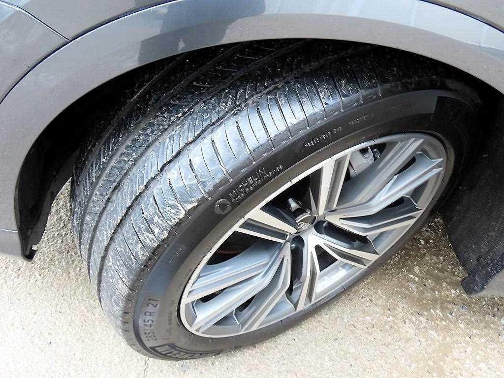 아우디 Q8 55 TFSI 콰트로 프리미엄 이미지 20
