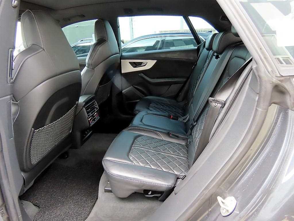 아우디 Q8 55 TFSI 콰트로 프리미엄 이미지 6