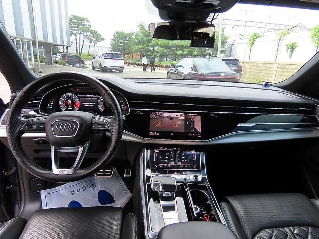 아우디 Q8 55 TFSI 콰트로 프리미엄 이미지 7