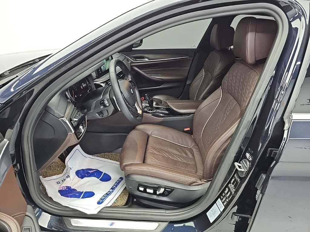 BMW 5시리즈 5시리즈 (G30) 530i xDrive M 스포츠 플러스 이미지 11