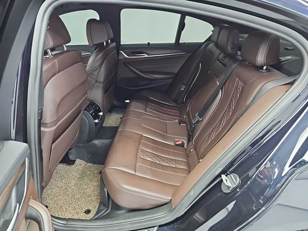BMW 5시리즈 5시리즈 (G30) 530i xDrive M 스포츠 플러스 이미지 12