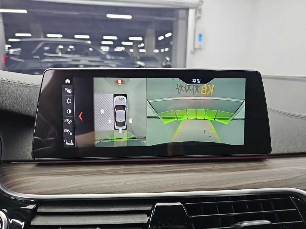 BMW 5시리즈 5시리즈 (G30) 530i xDrive M 스포츠 플러스 이미지 16