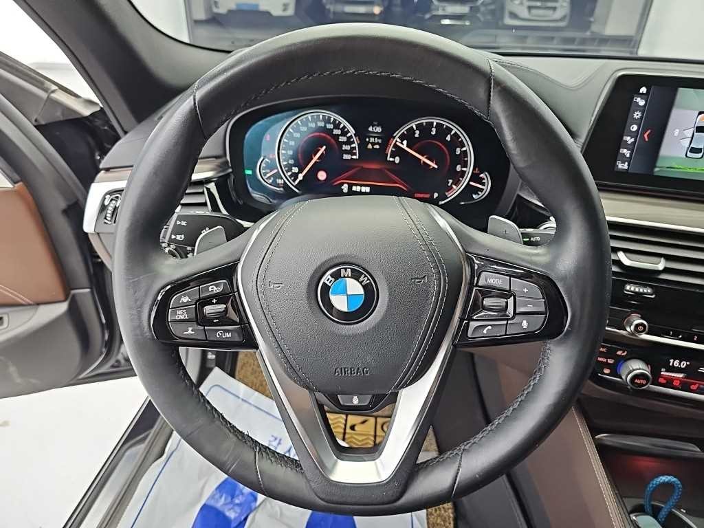 BMW 5시리즈 5시리즈 (G30) 530i xDrive M 스포츠 플러스 이미지 9