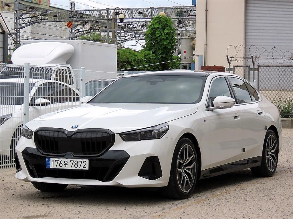 BMW 5시리즈 5시리즈 (G60) 520i M 스포츠 이미지 2