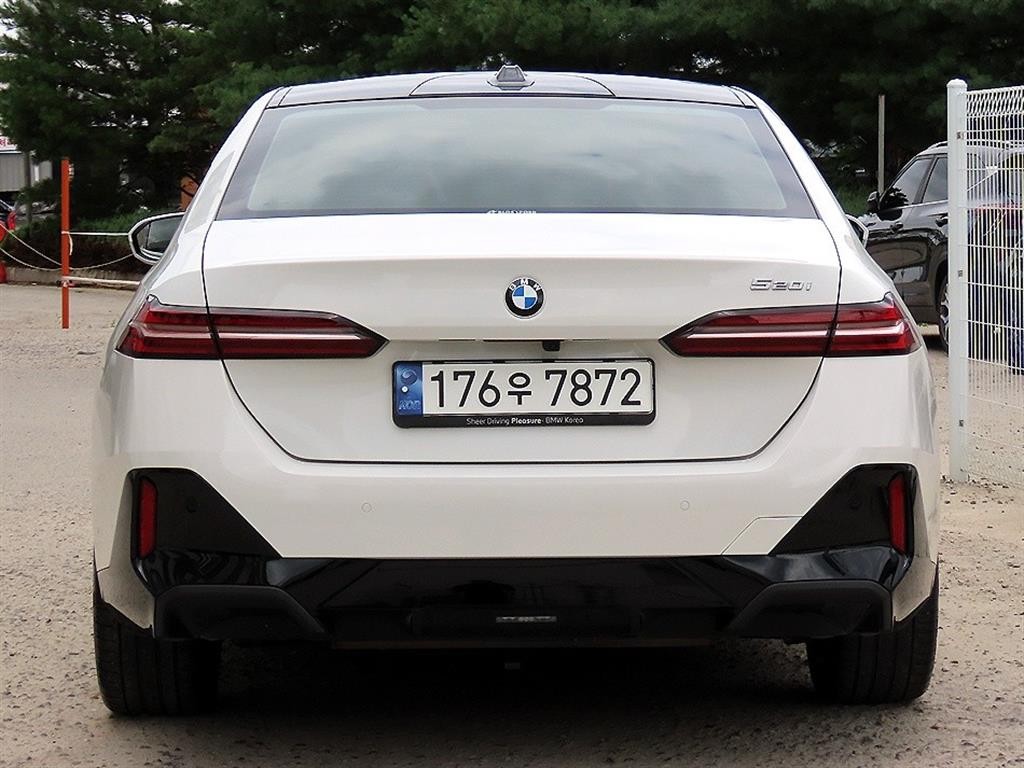 BMW 5시리즈 5시리즈 (G60) 520i M 스포츠 이미지 4