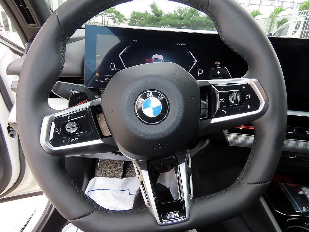 BMW 5시리즈 5시리즈 (G60) 520i M 스포츠 이미지 8