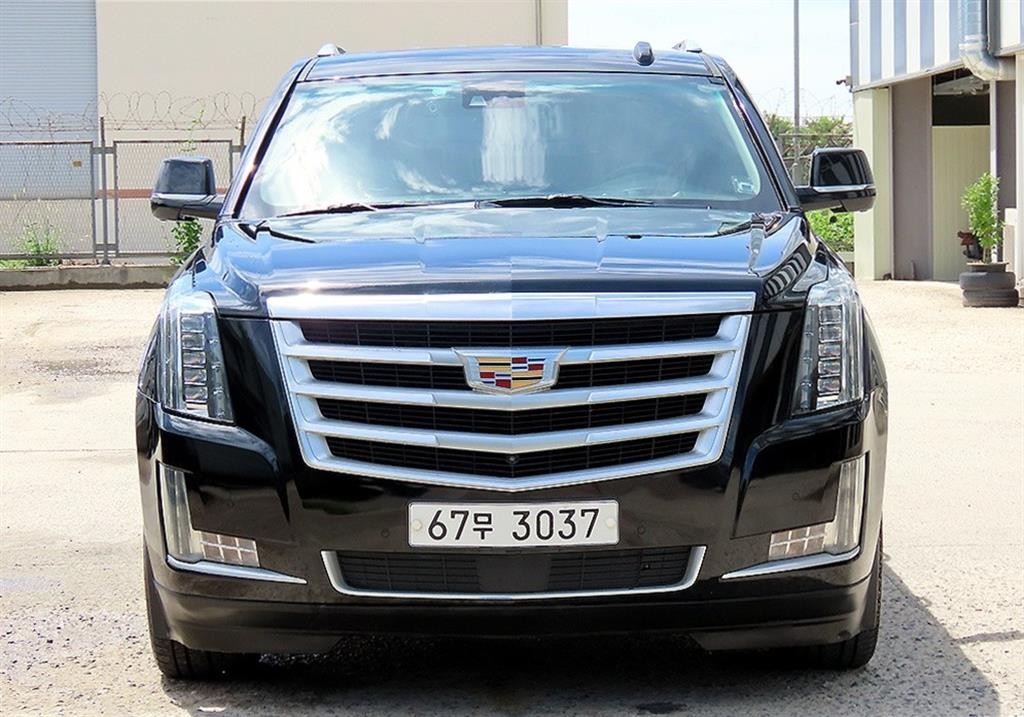 캐딜락 에스컬레이드 6.2 V8 ESV 이미지 1