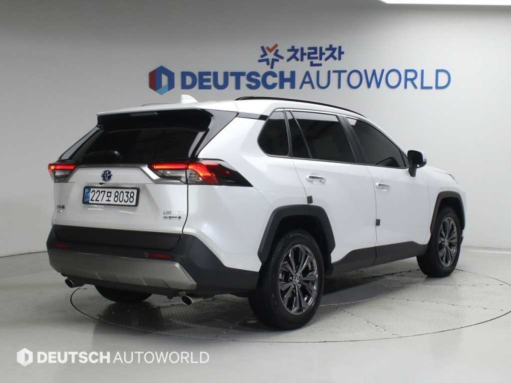 토요타 라브4 RAV4(5세대) 2.5 4WD 하이브리드 LTD 이미지 2