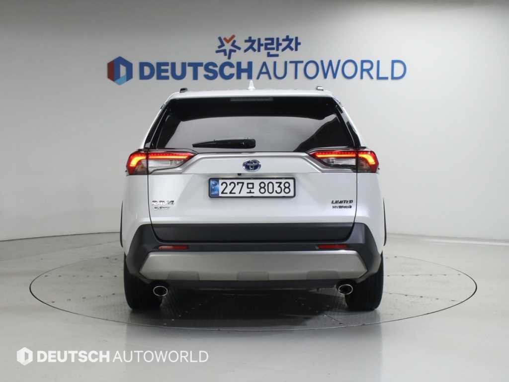 토요타 라브4 RAV4(5세대) 2.5 4WD 하이브리드 LTD 이미지 4