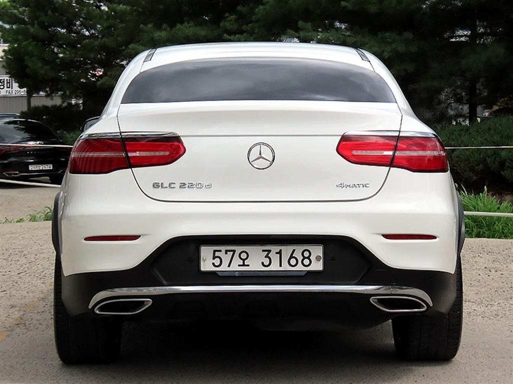 벤츠 GLC 클래스 GLC클래스 X253 GLC 220 d 4MATIC 프리미엄 쿠페 이미지 4