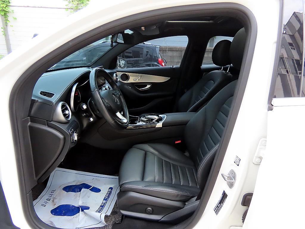 벤츠 GLC 클래스 GLC클래스 X253 GLC 220 d 4MATIC 프리미엄 쿠페 이미지 5
