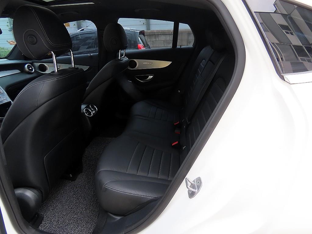 벤츠 GLC 클래스 GLC클래스 X253 GLC 220 d 4MATIC 프리미엄 쿠페 이미지 6