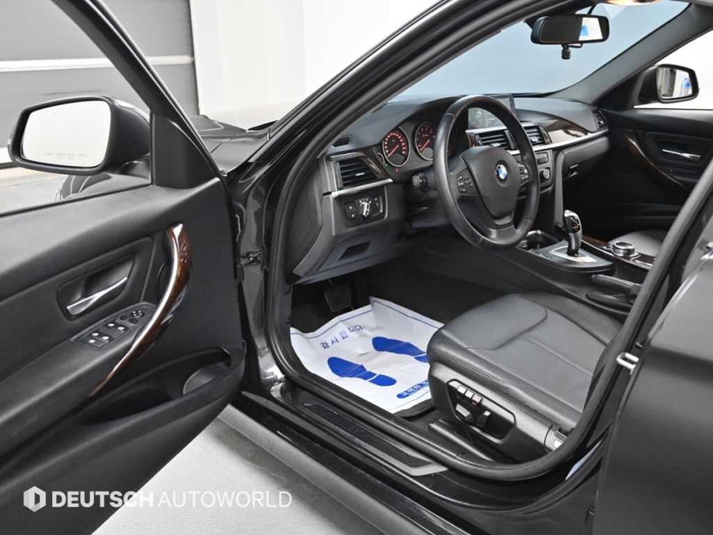 BMW 3시리즈 3시리즈 (F30) 320i 이미지 11