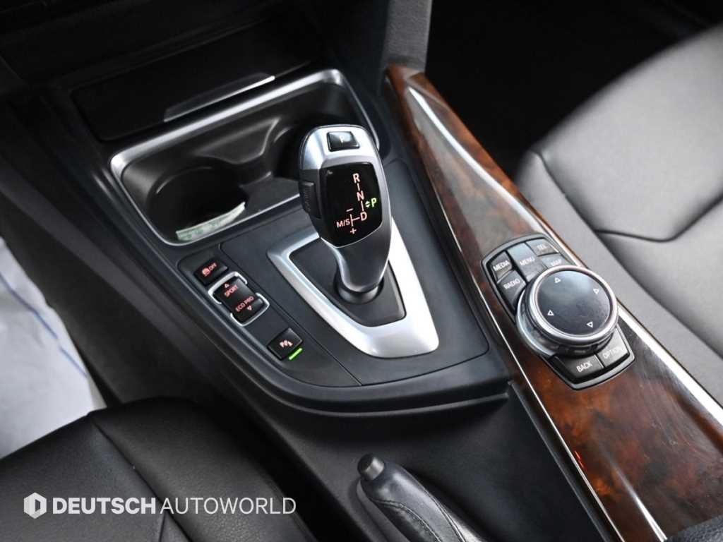 BMW 3시리즈 3시리즈 (F30) 320i 이미지 9