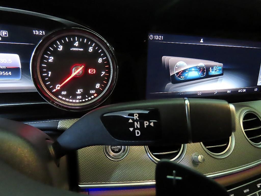 벤츠 E 클래스 E-클래스 W213 E300 아방가르드 이미지 12