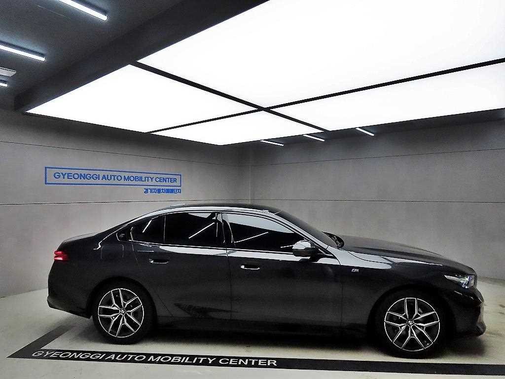 BMW 5시리즈 5시리즈 (G60) 520i 기본형 이미지 2