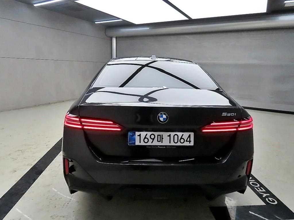 BMW 5시리즈 5시리즈 (G60) 520i 기본형 이미지 3