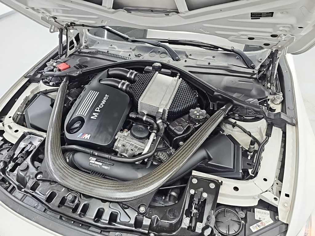 BMW 4시리즈 M4 (F82) 컨버터블 이미지 5