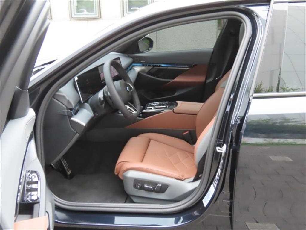 BMW 5시리즈 5시리즈 (G60) 530i xDrive M 스포츠 이미지 13