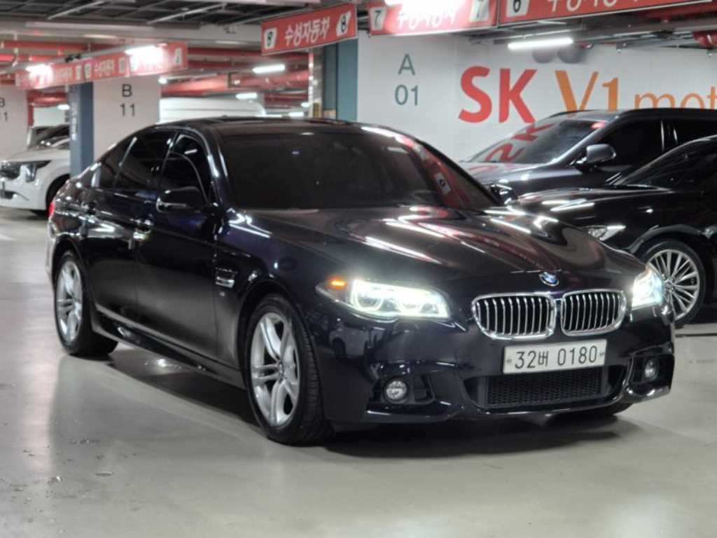 BMW 5시리즈 5시리즈 (F10) 530d xDrive M 에어로 다이나믹 이미지 2