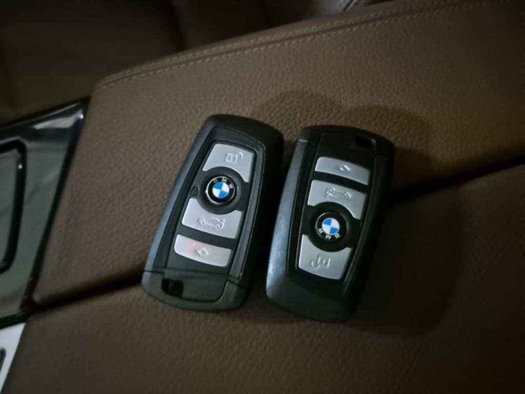 BMW 5시리즈 5시리즈 (F10) 530d xDrive M 에어로 다이나믹 이미지 20