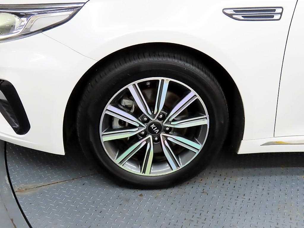 기아 K5 더 뉴 K5 2세대 가솔린 2.0 프레스티지 이미지 19