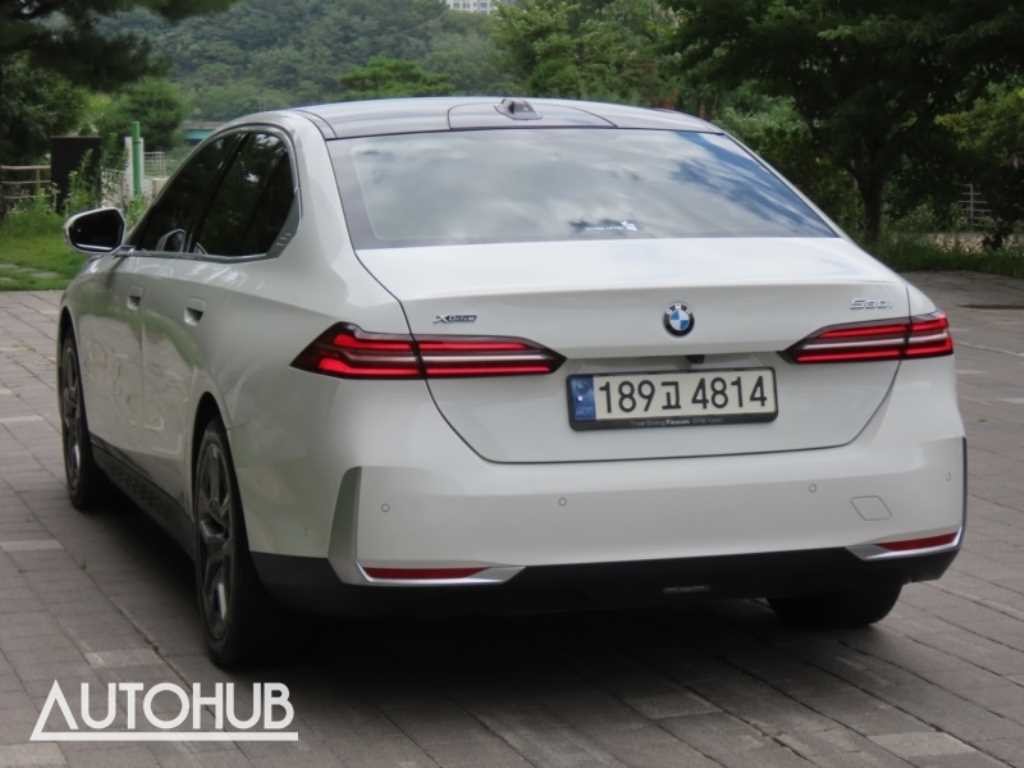 BMW 5시리즈 5시리즈 (G60) 530i xDrive M 스포츠 이미지 4