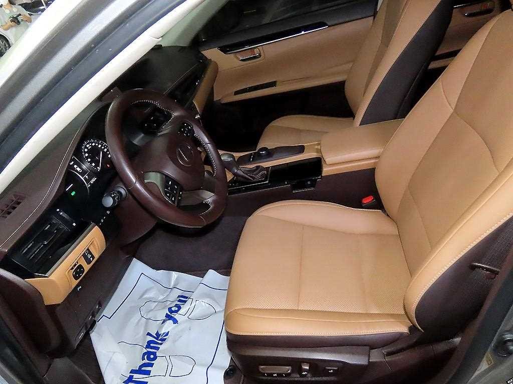 렉서스 ES 뉴ES300h 슈프림 이미지 6