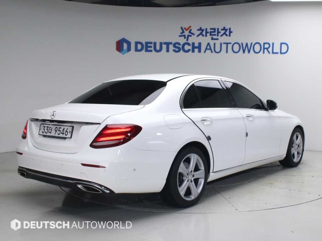 벤츠 E 클래스 E-클래스 W213 E200 아방가르드 이미지 2