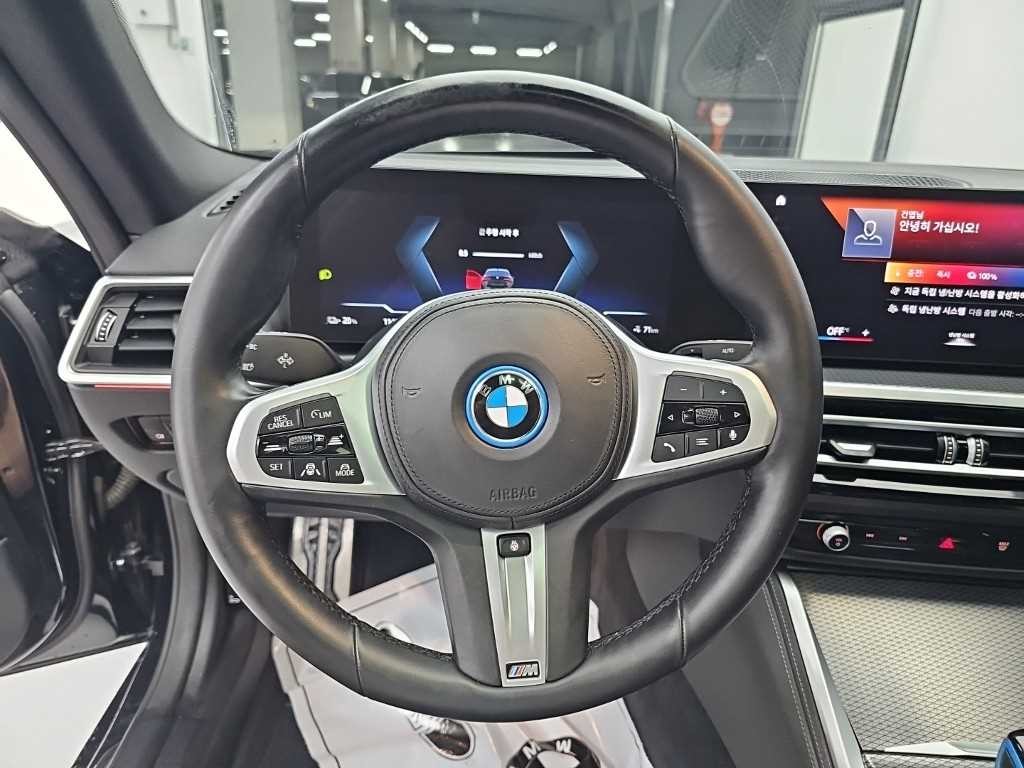 BMW i4 eDrive 40 M 스포츠 프로 이미지 9