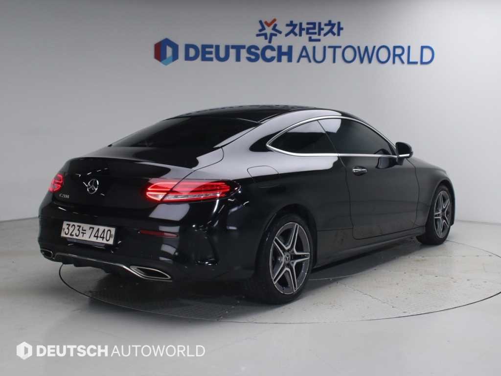 벤츠 C 클래스 C클래스 W205 C200 쿠페 이미지 4