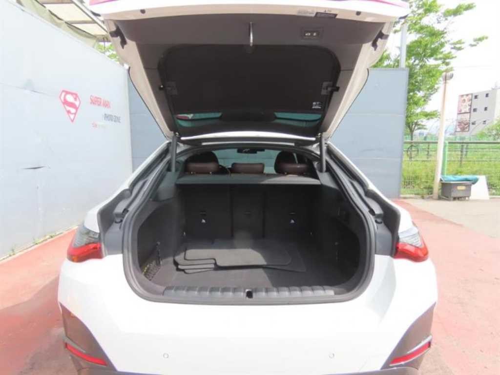 BMW i4 eDrive 40 M 스포츠 프로 이미지 5