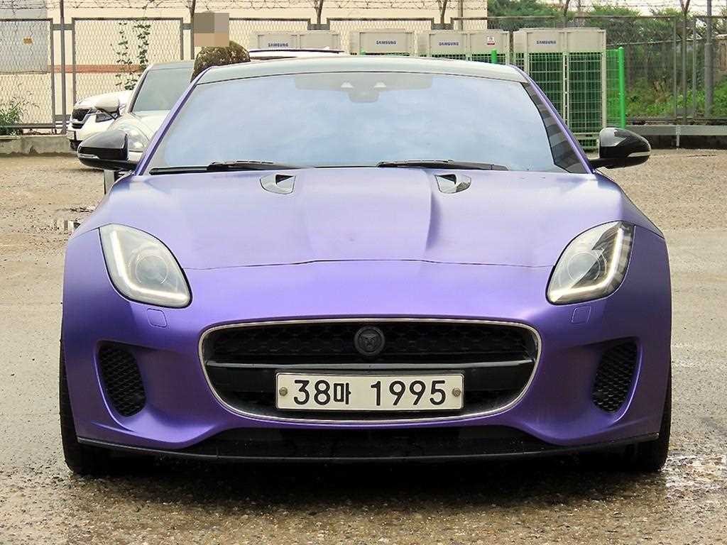 재규어 F-TYPE P300 쿠페 이미지 1
