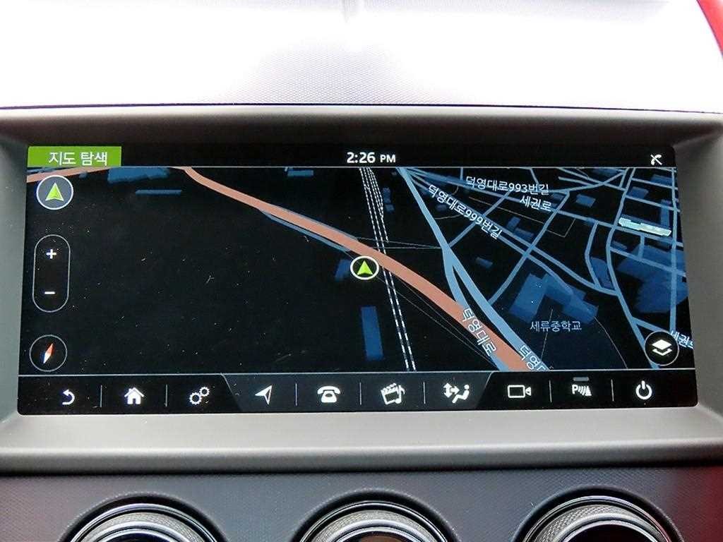 재규어 F-TYPE P300 쿠페 이미지 13