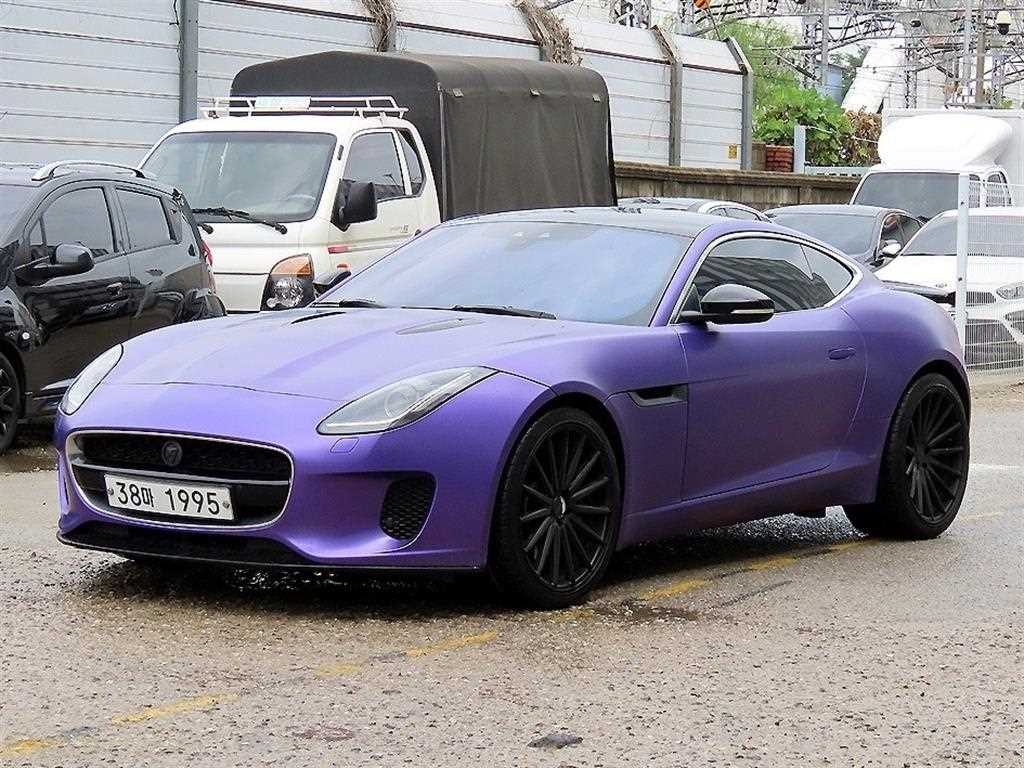 재규어 F-TYPE P300 쿠페 이미지 2