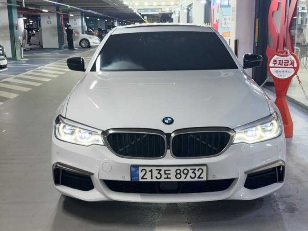 BMW 5시리즈 5시리즈 (G30) 520d M 스포츠 플러스 이미지 1