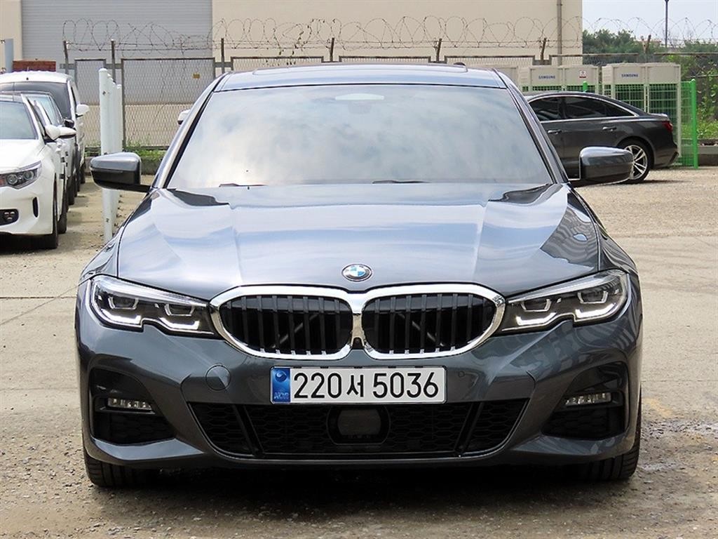 BMW 3시리즈 3시리즈 (G20) 320i M 스포츠 이미지 1