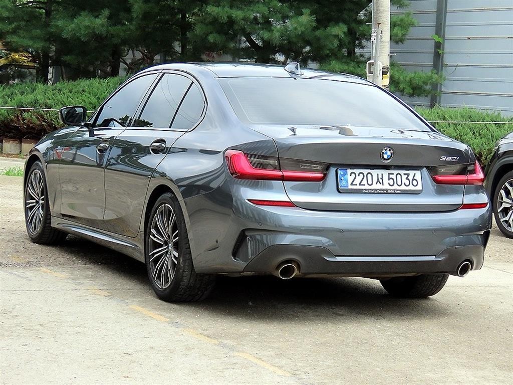 BMW 3시리즈 3시리즈 (G20) 320i M 스포츠 이미지 3