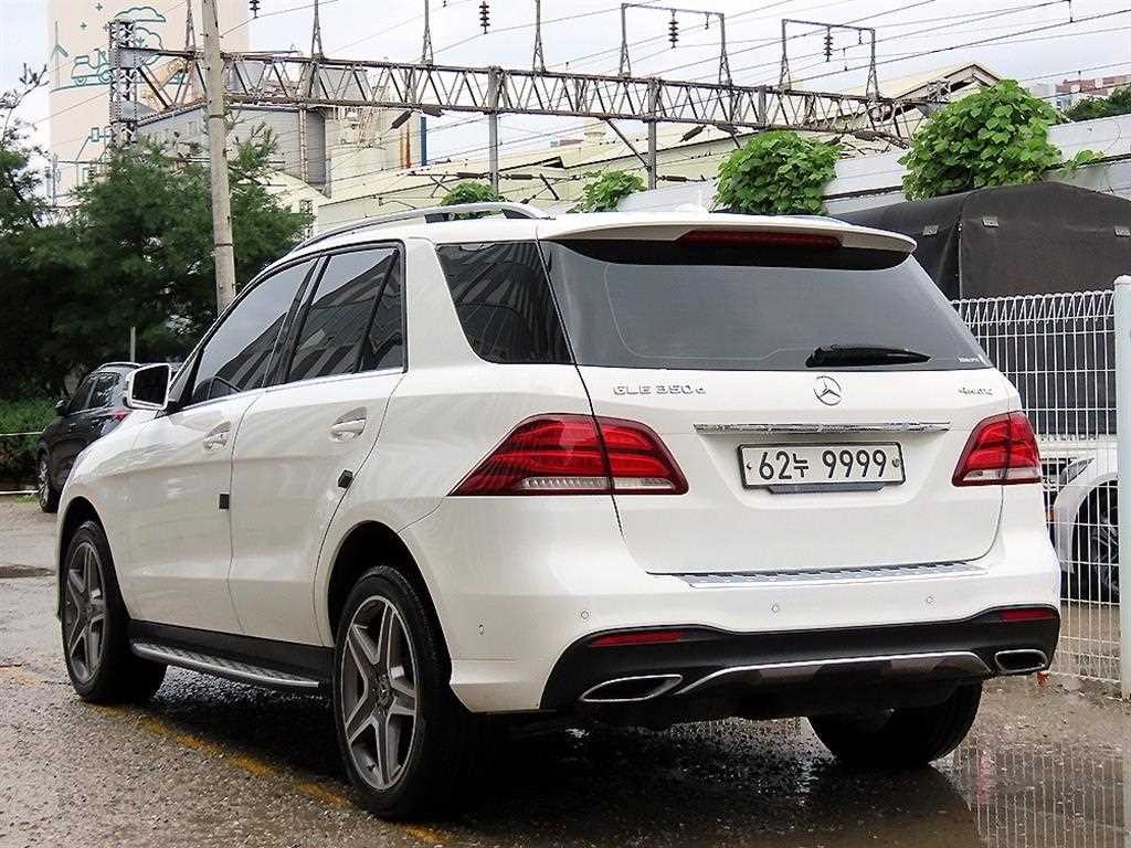 벤츠 GLE 클래스 GLE 클래스 W166 GLE 350 d 4MATIC 이미지 3