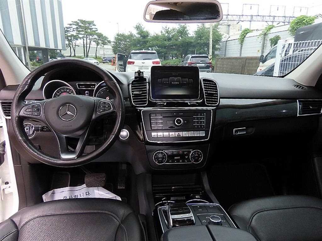 벤츠 GLE 클래스 GLE 클래스 W166 GLE 350 d 4MATIC 이미지 7