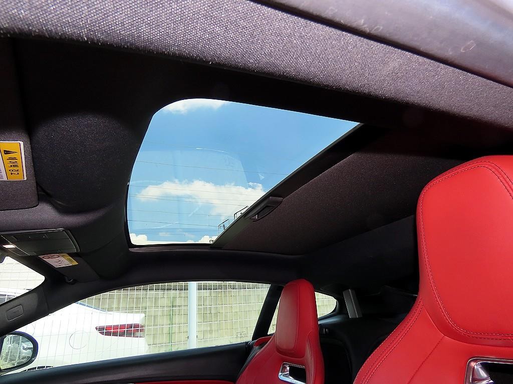 재규어 F-TYPE P300 쿠페 이미지 14