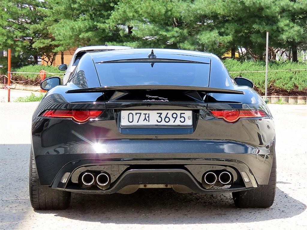 재규어 F-TYPE P300 쿠페 이미지 4