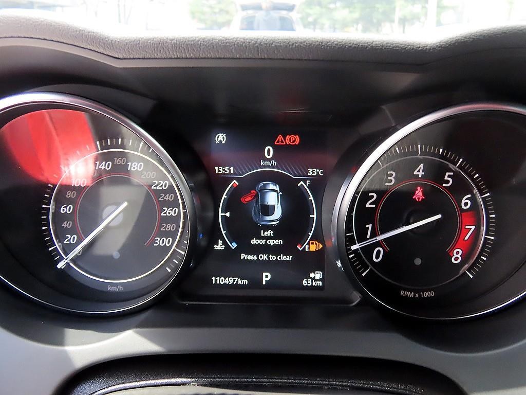 재규어 F-TYPE P300 쿠페 이미지 8