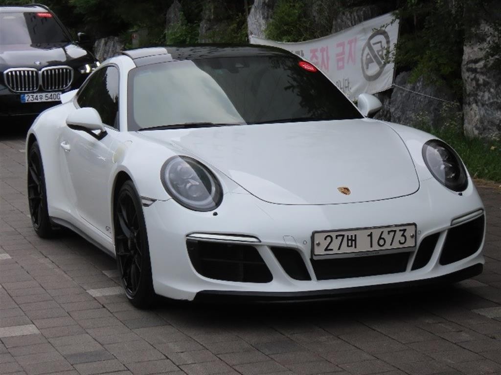 포르쉐 911 카레라 GTS 991 이미지 2