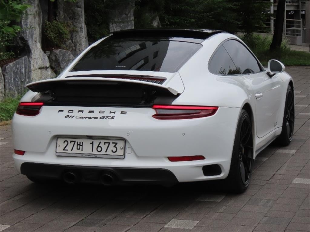 포르쉐 911 카레라 GTS 991 이미지 3