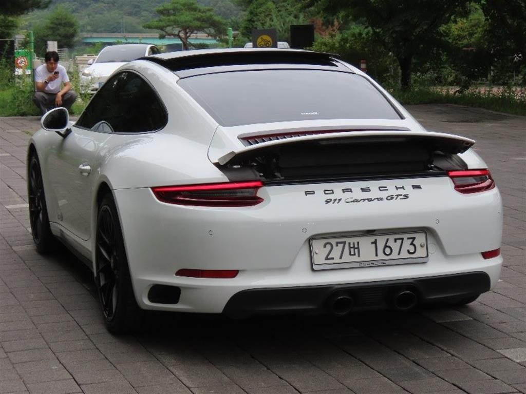 포르쉐 911 카레라 GTS 991 이미지 4