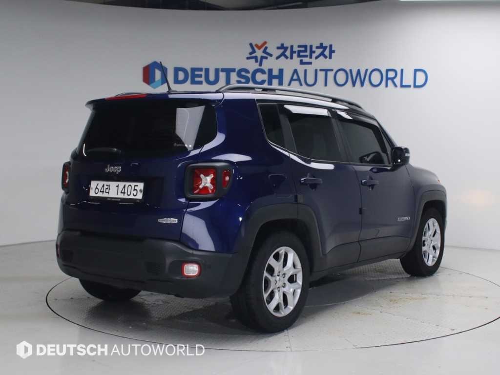 지프 레니게이드 2.4 론지튜드 이미지 2