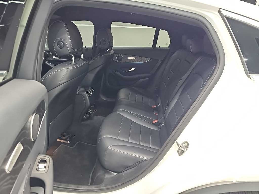 벤츠 GLC 클래스 GLC클래스 X253 GLC 300 4MATIC 쿠페 이미지 12