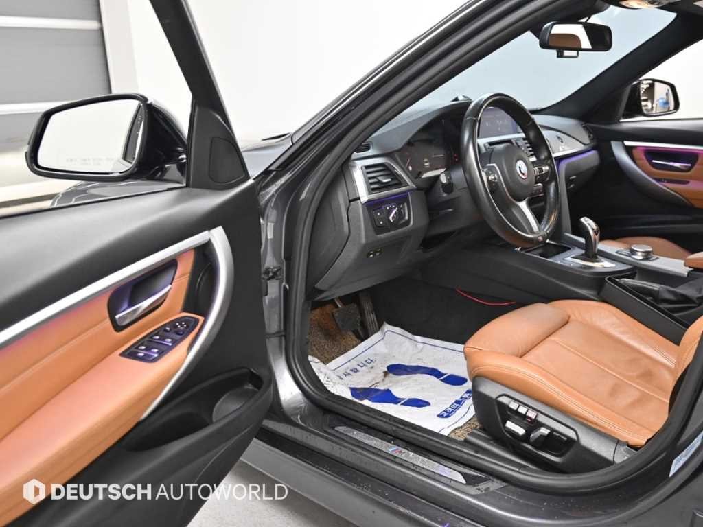 BMW 3시리즈 3시리즈 (F30) 330i M 스포츠 쉐도우 이미지 11