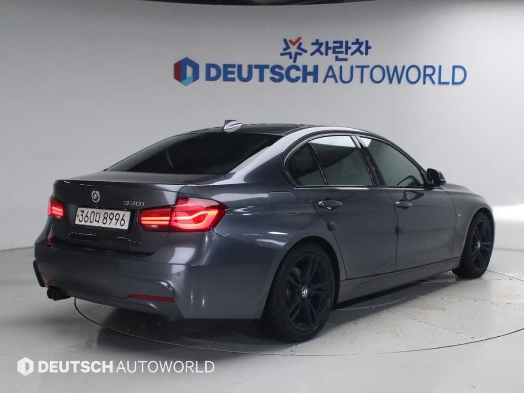 BMW 3시리즈 3시리즈 (F30) 330i M 스포츠 쉐도우 이미지 2